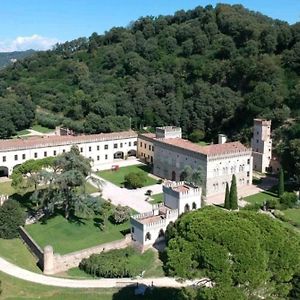 בית הארחה מונסליצ'ה 	Castello Di Lispida Exterior photo