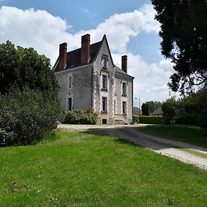 לינה וארוחת בוקר Ligueil Chantoiseau Exterior photo