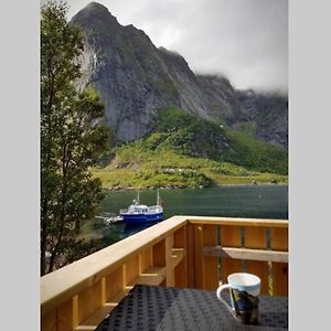 ריינה Cozy House By The Fjord In The Heart Of Lofoten Exterior photo