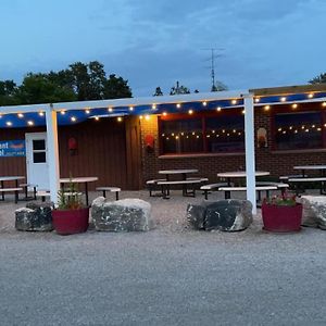 Providence Bay Huron Sands Motel And Restaurant Exterior photo