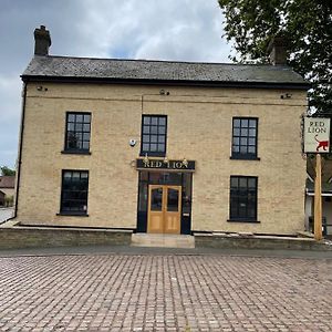 מלון אילי The Red Lion, Stretham Exterior photo