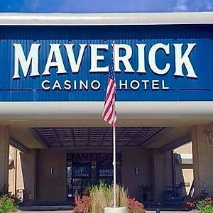 אלקו Maverick Hotel And Casino By Red Lion Hotels Exterior photo