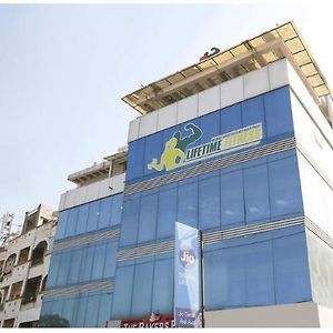 ואדודרה Hotel New Shiv Kunj Exterior photo