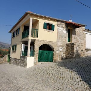 הוילה טורה דה מונקורבו Casa Cabanas Do Douro Exterior photo