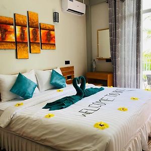 מלון גוראידהו בית באזור South Male Atoll, בגודל 320 מר, עם 11 חדרי שינה ו- 12 חדרי רחצה פרטיים Exterior photo