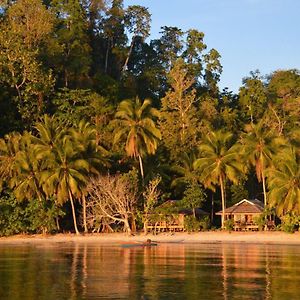 Wakai Harmony Bay Resort And Dive Center Exterior photo