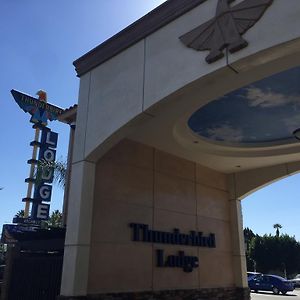 ריברסייד Thunderbird Lodge Exterior photo