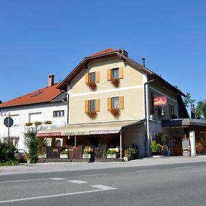 קראנז' Guest House Arvaj Exterior photo