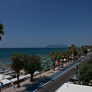 טרצ'ינה Hotel Ristorante Centosedici Exterior photo