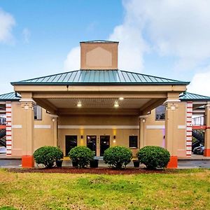 דיקסון Quality Inn & Suites Exterior photo