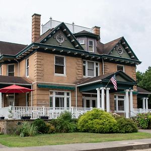 Sutton Elk River Hotel & Cafe Exterior photo