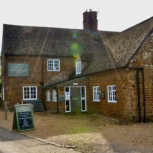 Priors Marston The Hollybush Inn And B&B Exterior photo