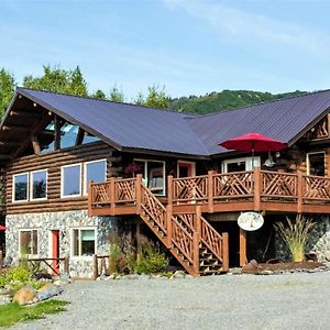 הומר Juneberry Lodge Exterior photo