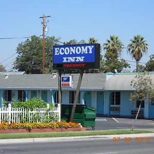 ווילוס Economy Inn Exterior photo