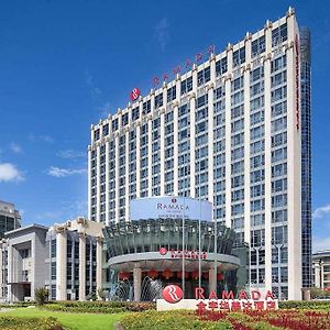 מלון Tiantai Ramada By Wyndham Taizhou Exterior photo