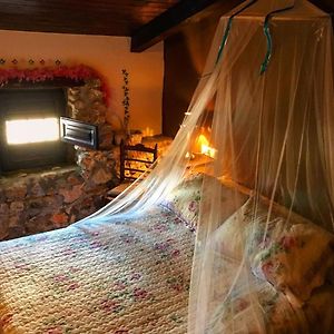 Valeria Room In Lodge - Romantic Getaway To Cuenca At Christmas Exterior photo