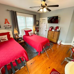 טסקלוסה Bama Bed And Breakfast - Sweet Home Alabama Suite Exterior photo
