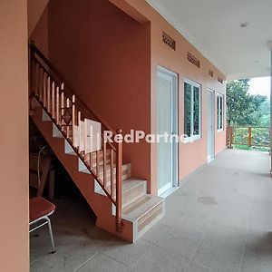 Pasirmuncang Batu Homestay Puncak Mitra Reddoorz Exterior photo