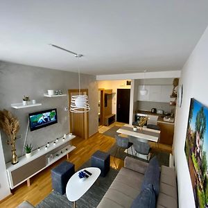 דירות Apartman Mladenovic זלאטיבור Exterior photo