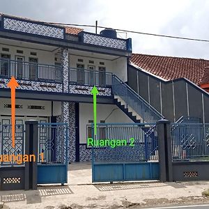 מלון Penginapan Atau Kontrakan Rumah Ciwidey 1 Ruangan 2 Kasur Dewasa Kamar Mandi Dapur Dalam Sewa Harian Mingguan Bulanan Tahunan Boleh Exterior photo