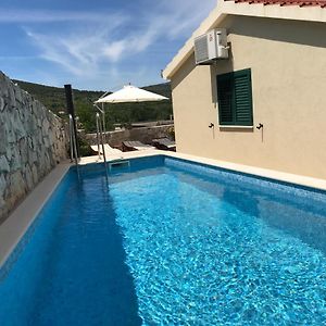 Gustirna Villa Aranea Mit Privatem Pool !!! Exterior photo