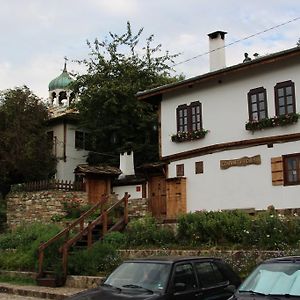 Guest House The Old לובץ' Exterior photo