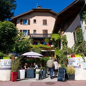 דיבון-לה-באן La Terrasse Fleurie, Logis, Hotel Et Restaurant Exterior photo