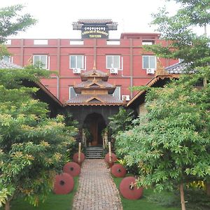 A Little Bit Of Mandalay Tavern Exterior photo