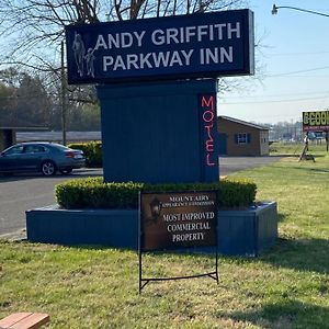 מאונט איירי Andy Griffith Parkway Inn Exterior photo