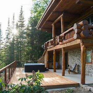 Saint-Faustin Breathtaking Log House With Hottub - Summer Paradise In Tremblant Exterior photo