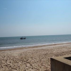 דירות צ'ה אם Baan Tukta At Beach Exterior photo