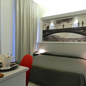 סטרדלה Hotel Italia Room photo