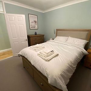 אילקלי Spacious And Bright 1 - Bedroom Rental Unit Exterior photo