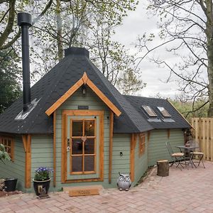 Carluke Punch Tree Cabins Couples Outdoor Bath Exterior photo