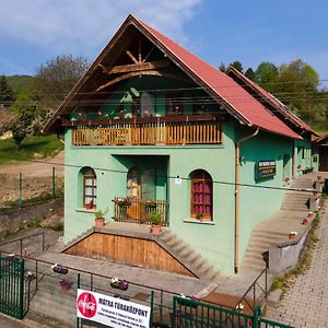 לינה וארוחת בוקר Parádsasvár Matra Turakoezpont - A Panzio Exterior photo