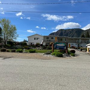 Okanagan Falls Holiday Beach Resort Motel Exterior photo