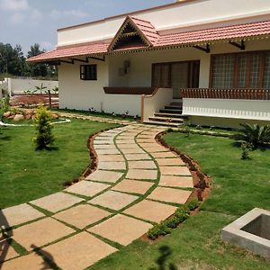 ילאגירי Nandha Illam- The Courtyard Heritage Homestay Exterior photo