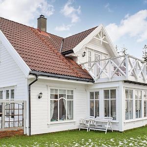 Kolltveit Gorgeous Home In Fjell With Wifi Exterior photo
