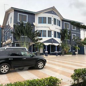 Awoshie His Royal Vico Hotel Exterior photo