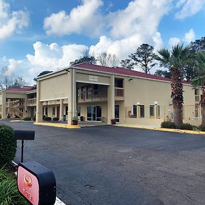 פיקאיון Econo Lodge Exterior photo