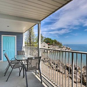 פוט-אין-ביי Cozy Lakefront Middle Bass Retreat With Balcony Exterior photo