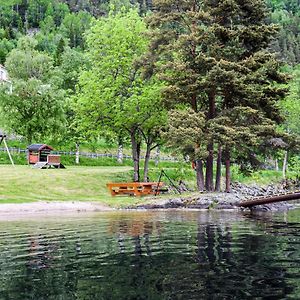 Vraliosen Stunning Home In Vrliosen With Lake View Exterior photo