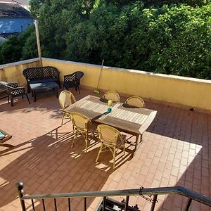 דירות סריאן Chambre Avec Terrasse Exterior photo