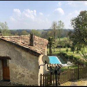 Castelnau-sur-Gupie Les Gites Du Hameau Avec Piscine Exterior photo