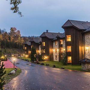 Grenville-Sur-La-Rouge Hotel Et Centre De Villegiature Lac Carling Exterior photo