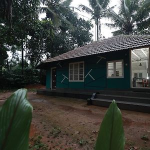מאננטהוואדי Babu'S Homestay By Lexstays Exterior photo