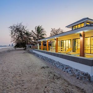 הוילה פטצ'אבורי C-Sand Private Beachfront House Exterior photo