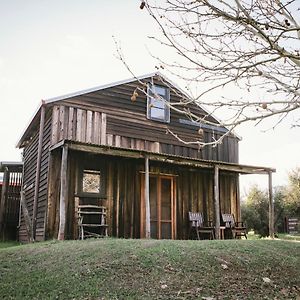 Hoddys Well The Dairy - 2 Story Rustic Style Accommodation With Mod Cons Exterior photo