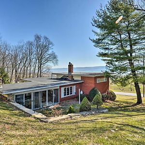 Belleville Cozy Home With Private Patio And Views, Hiking On-Site Exterior photo