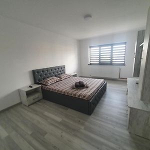 דירות קורטאה דה ארגס Apartament Nicole Exterior photo